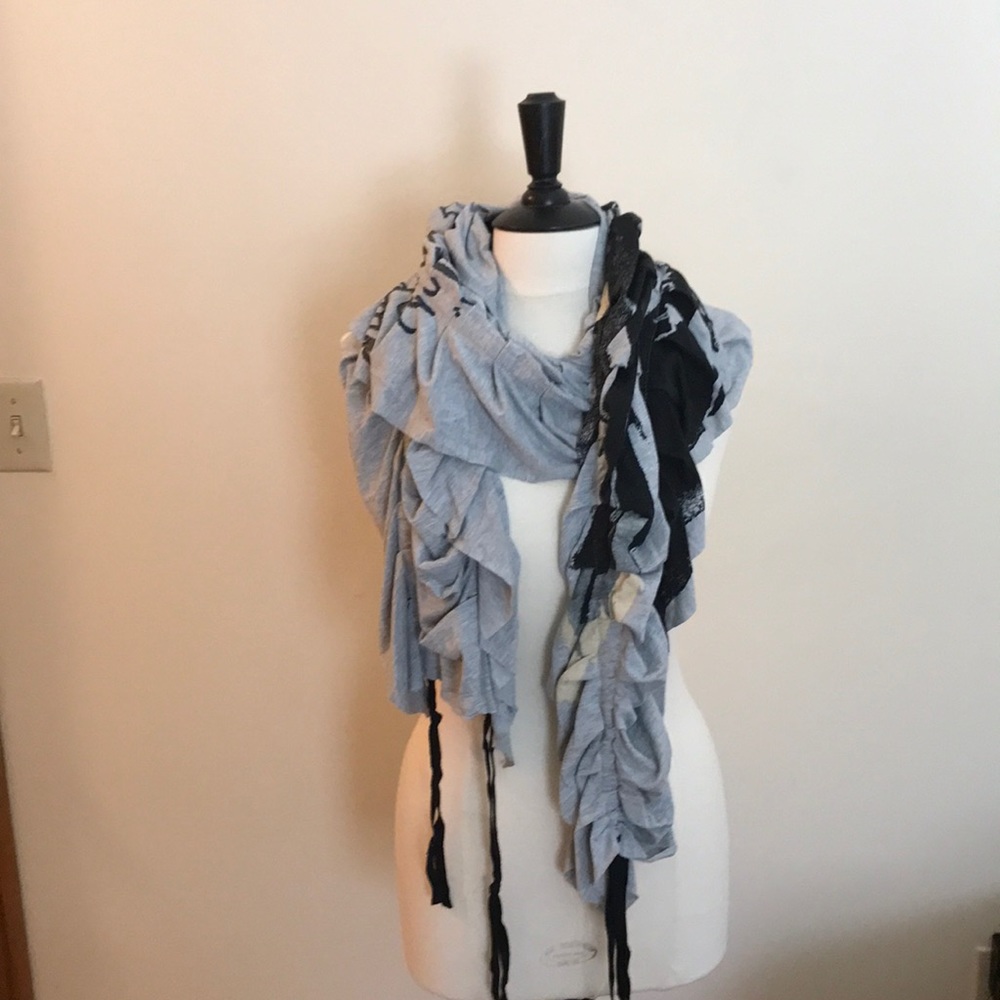 Juicy couture glam gray scarf/wrap